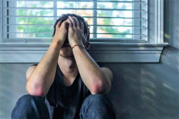 человеку плохо человеку плохо